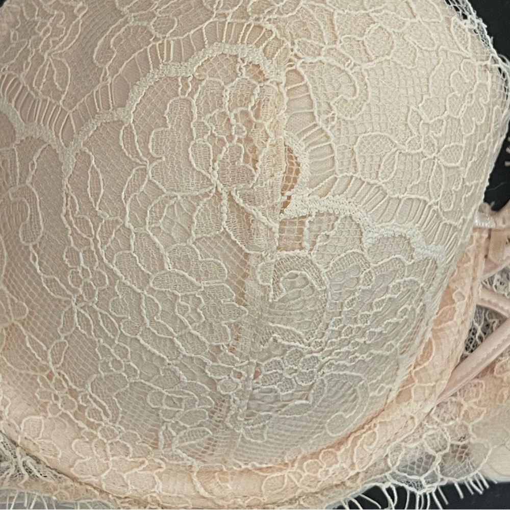 Victoria’s Secret dream angles lightly lined lace underwire bra 36B - Picture 5 of 10